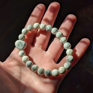 Howlite stretch bracelet